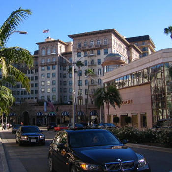 ?？诒热A利山莊